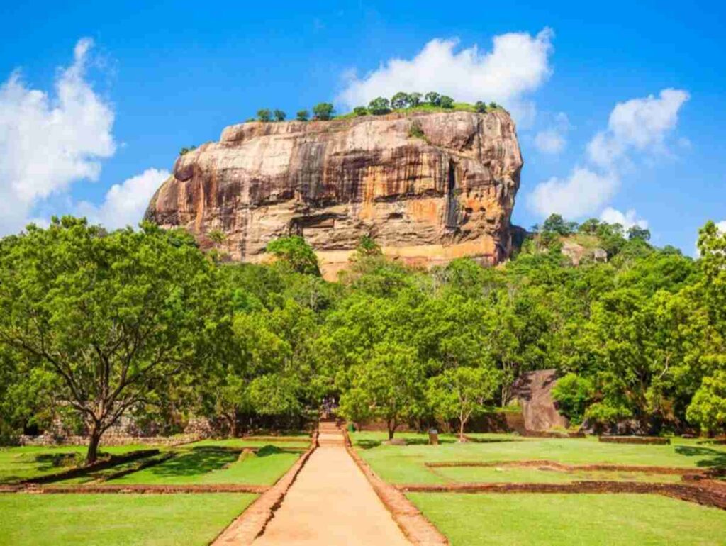 best places to travel in July in India